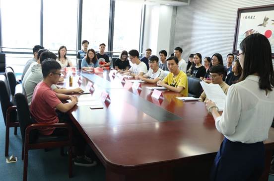 中国政法大学商学院本科生第十七任学生委员会学生会换届大会顺利举行